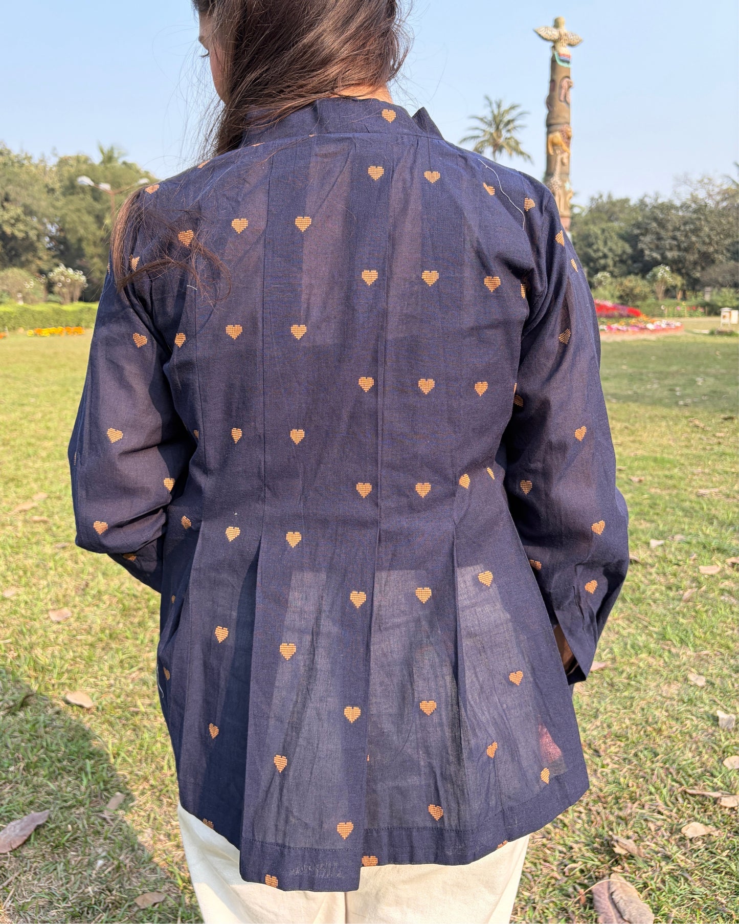 Women’s cotton pleated A-line shirt with heart woven fabric