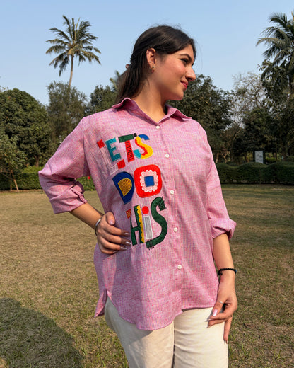 Women’s cotton shirt with multicoloured “let’s do this” applique – pink variant
