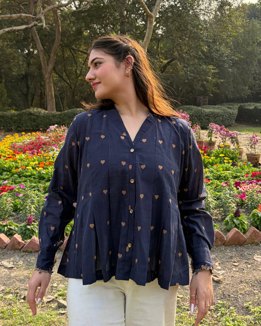 Women’s cotton pleated A-line shirt with heart woven fabric