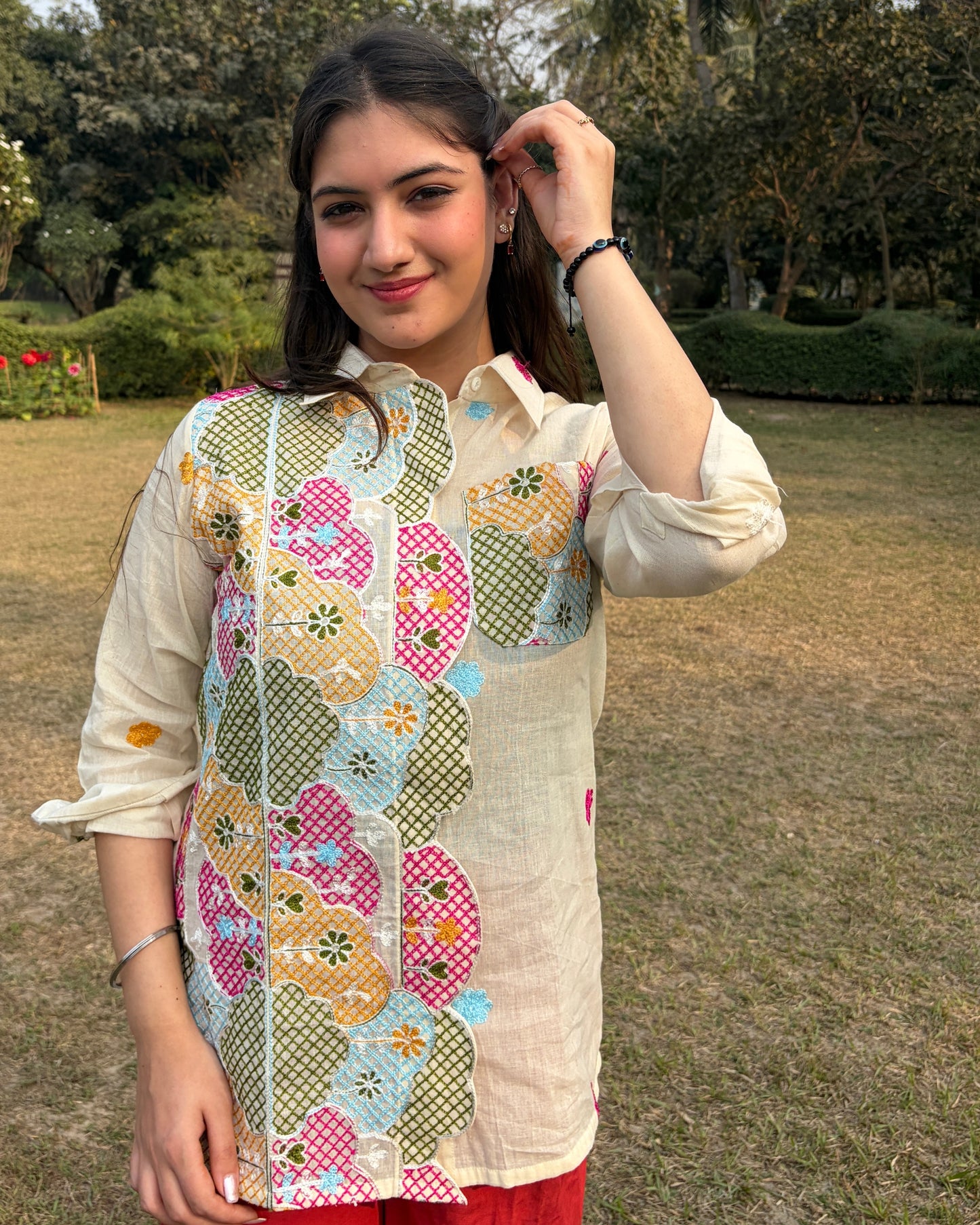 Embroidered Cotton shit with scallop placket