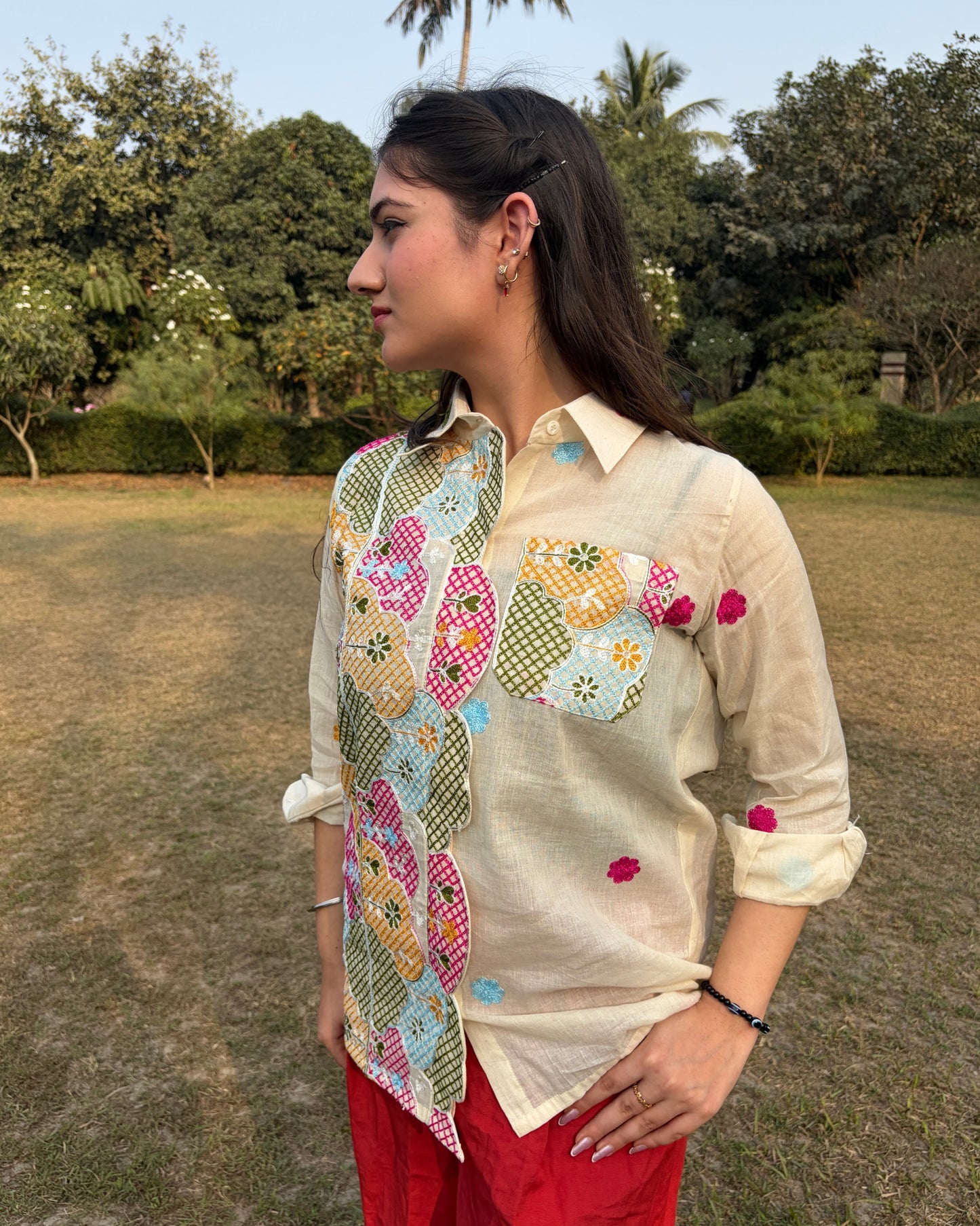 Embroidered Cotton shit with scallop placket